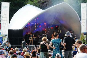 De Montfort Hall: Gigs in the Garden