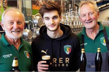 Leicester Tigers visit local brewery Everards