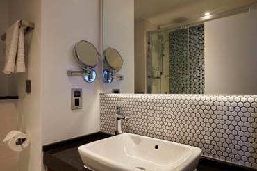 Executive Rooms in Leicester holiday-inn-leicester-wigston-premium-bathroom-sink.jpg