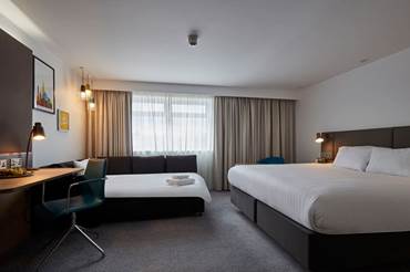 Executive Rooms in Leicester holiday-inn-leicester-wigston-premium-bedroom-with-cot.jpg