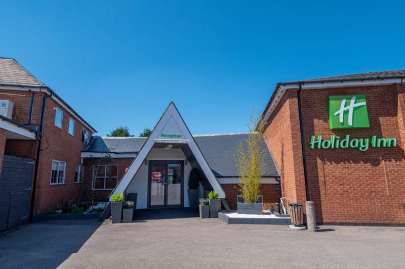holiday-inn-leicester-wigston-entrance.jpg