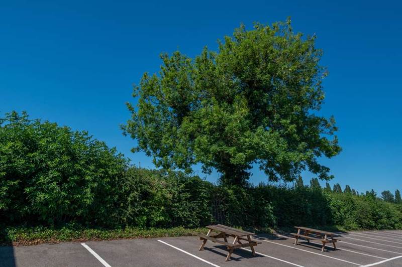 holiday-inn-leicester-wigston-hotel-car-parking.jpg