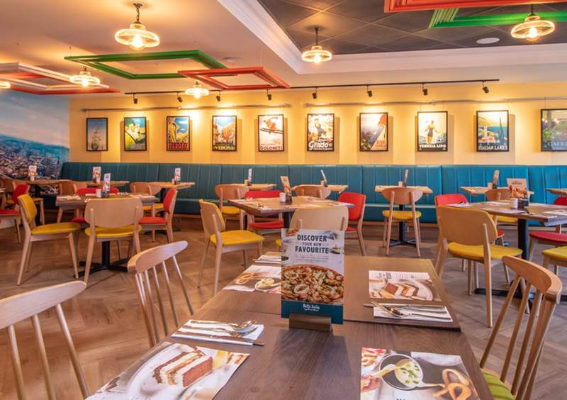 bella-italia-wigston-seating-area.jpg