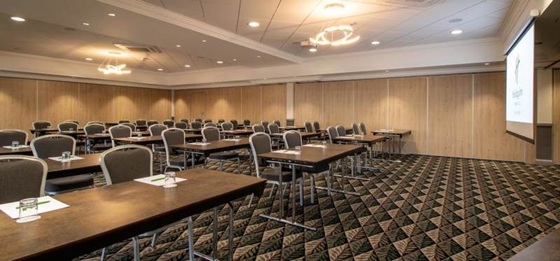 holiday-inn-leicester-wigston-hotel-stage-suites-meetingroom.jpg