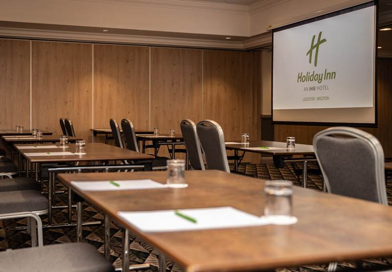 holiday-inn-leicester-wigston-stage-suites-meetingroom.jpg