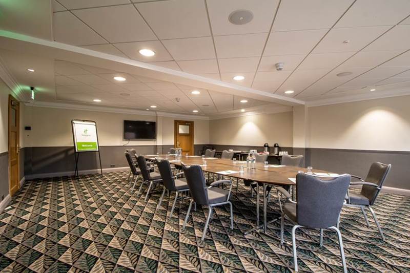 the-knighton-suite-meeting-of-holiday-inn-leicester-wigston.jpg