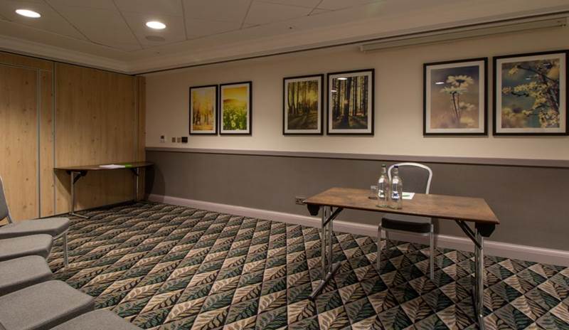 the-oadby-suite-meeting-of-holiday-inn-leicester-wigston.jpg