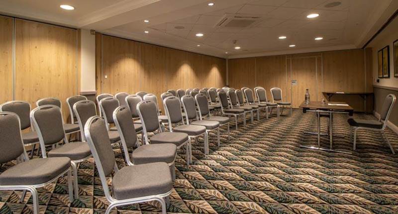 holiday-inn-leicester-wigston-hotel-the-oadby-suite-meeting-room.jpg