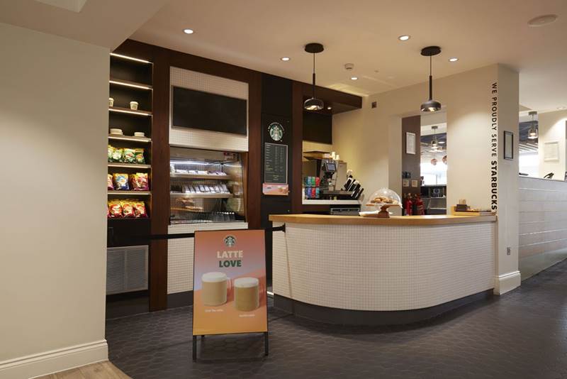 holiday-inn-leicester-wigst-starbucks.jpg