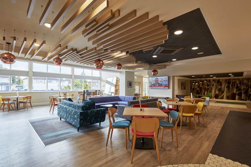 bella-italia-wigston-restaurant-sitting-area.jpg