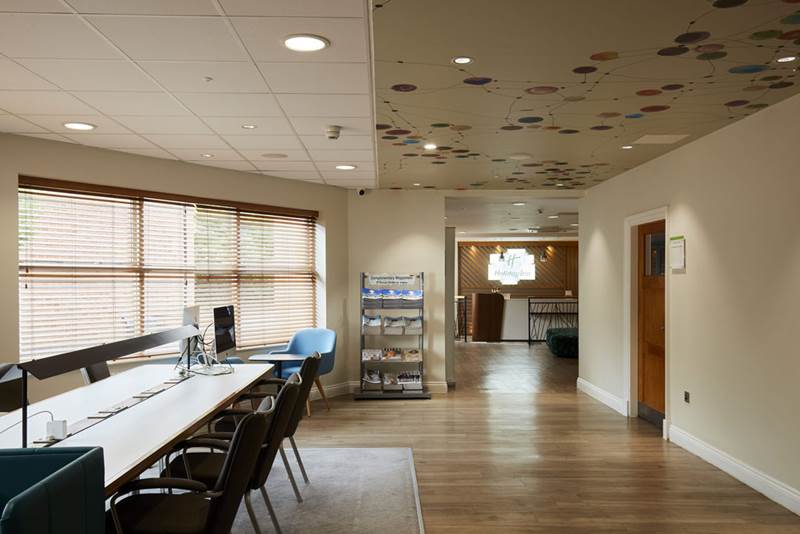 holiday-inn-leicester-wigston-hotel-starbucks.jpg