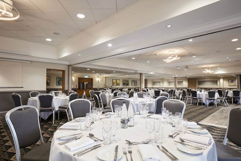 holiday-inn-leicester-wigston-banqueting-event-tables.jpg