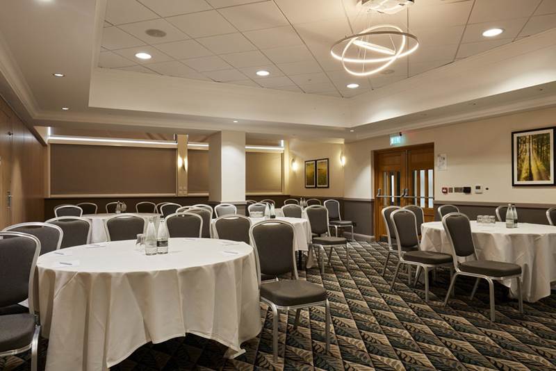holiday-inn-leicester-wigston-caberet-events.jpg