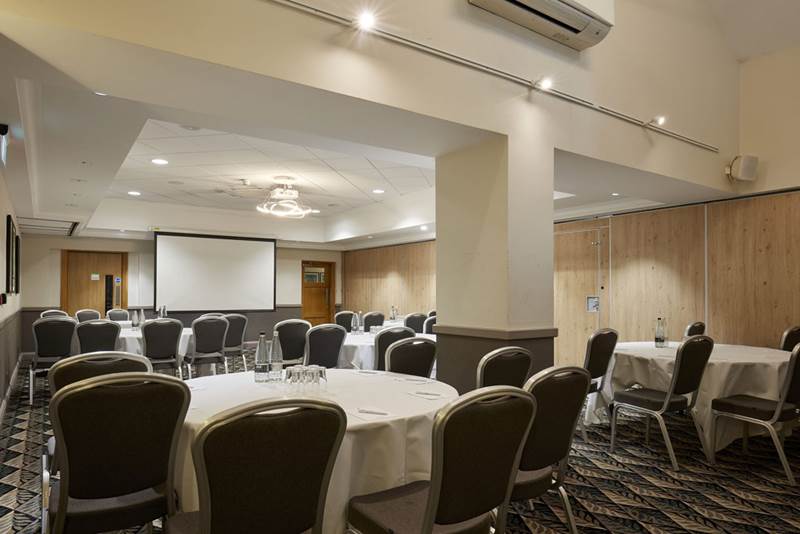 holiday-inn-leicester-wigston-hotel-caberet-events.jpg