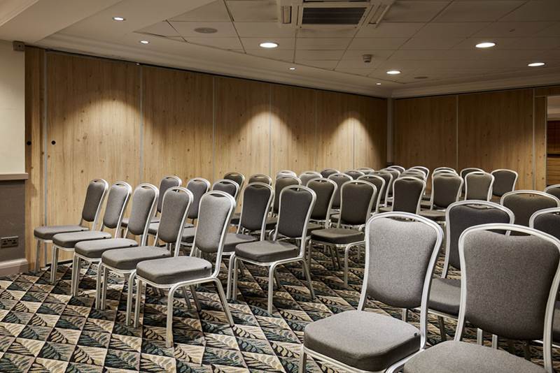 holiday-inn-leicester-wigston-hotel-theatre-view.jpg