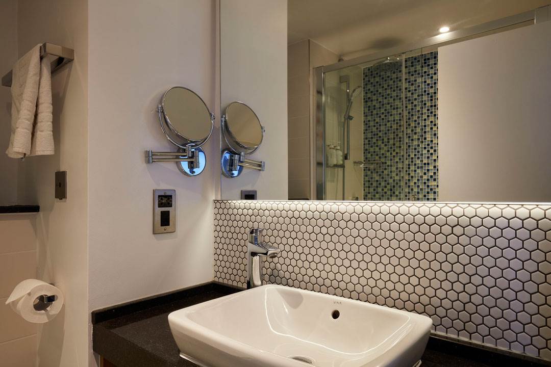 Executive Rooms in Leicester holiday-inn-leicester-wigston-premium-bathroom-sink.jpg